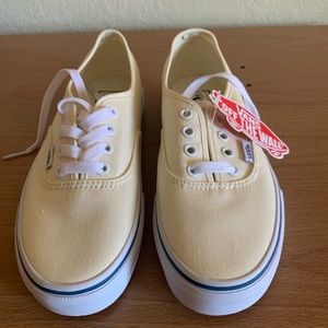 Vans - BRAND NEW!